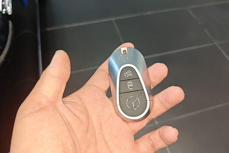 Used Mercedes-Benz E-Class 2025 Facelift E 300 L Fashion Edition Vehicle Key