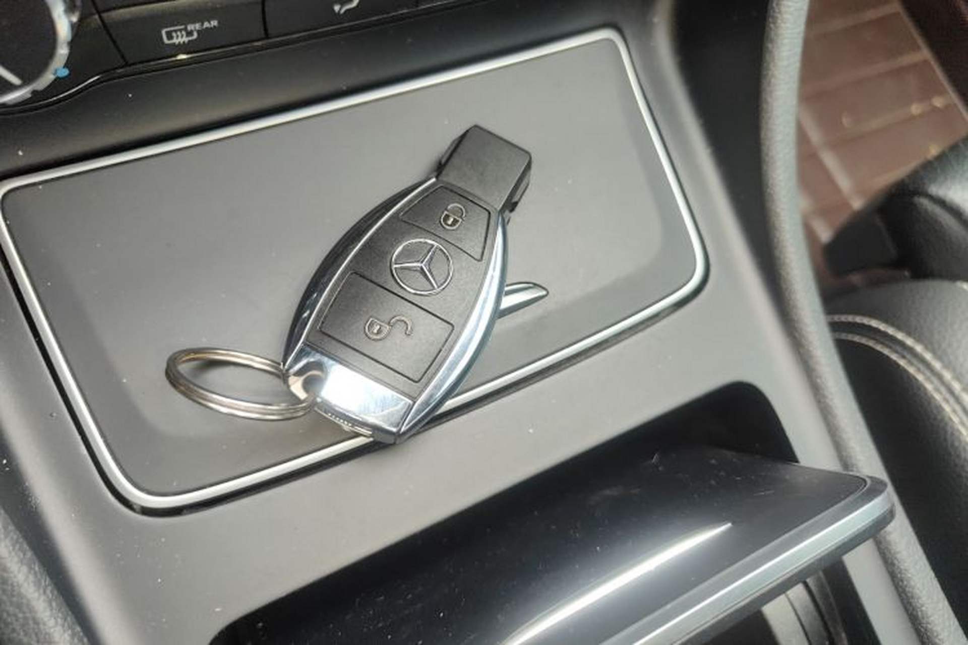 Used Mercedes-Benz E-Class 2025 Facelift E 300 L Luxury Edition Vehicle Key