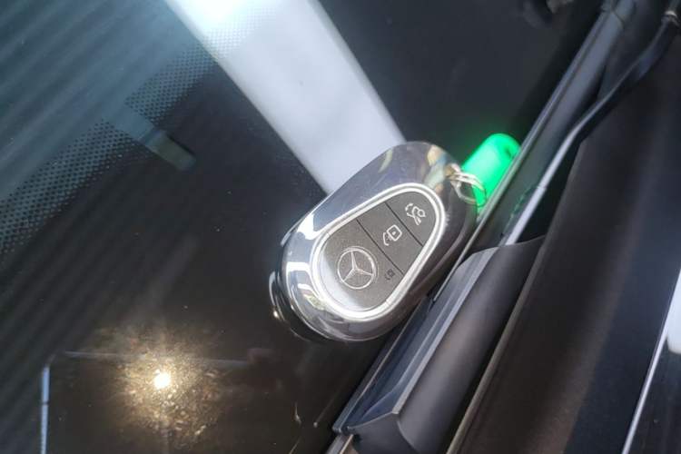 Used Mercedes-Benz E-Class 2025 Facelift E 300 L Luxury Edition Vehicle Key