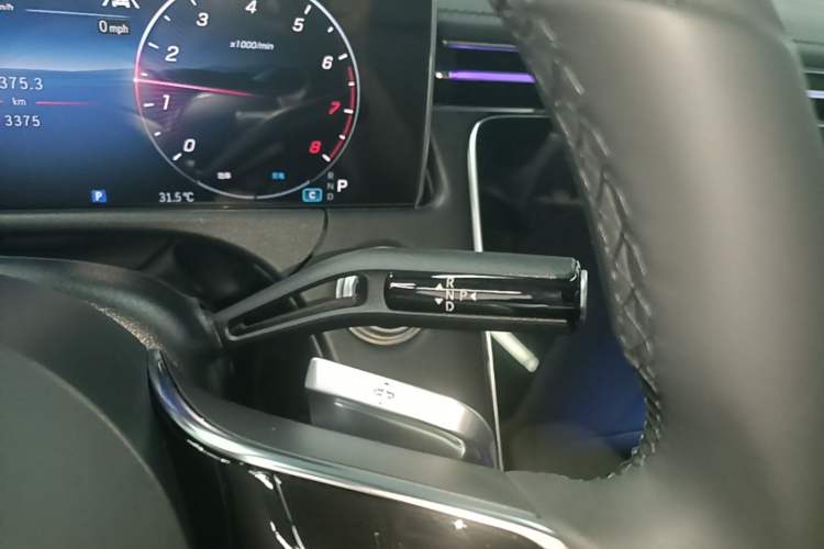 Used Mercedes-Benz E-Class 2025 Year Restyled E 260 Sport Edition Gear Lever