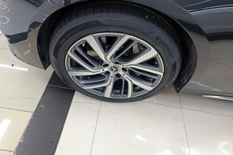 Used Mercedes-Benz E-Class 2025 E 300 L Stylish Model Left Front Wheel Hub