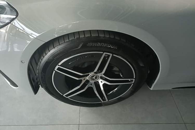Used Mercedes-Benz E-Class 2025 Year Restyled E 260 Sport Edition Left Front Wheel Hub