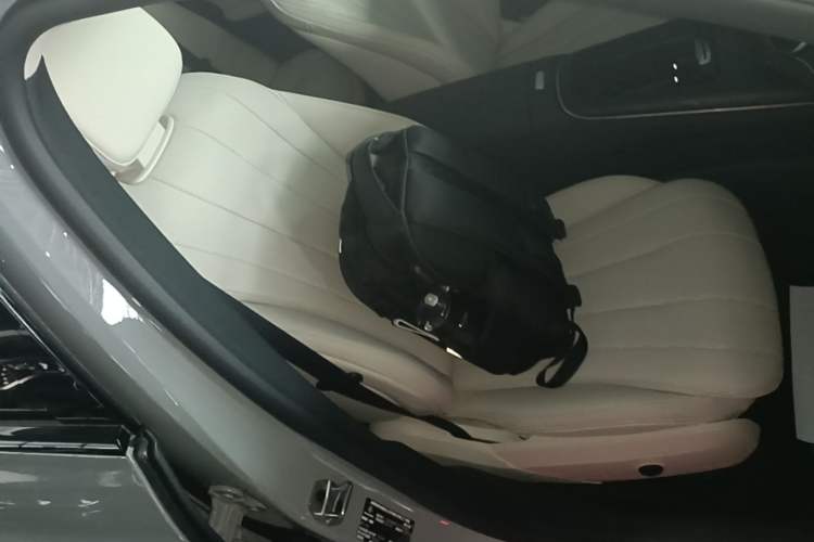 Used Mercedes-Benz E-Class 2025 Year Restyled E 260 Sport Edition Right Front Seat