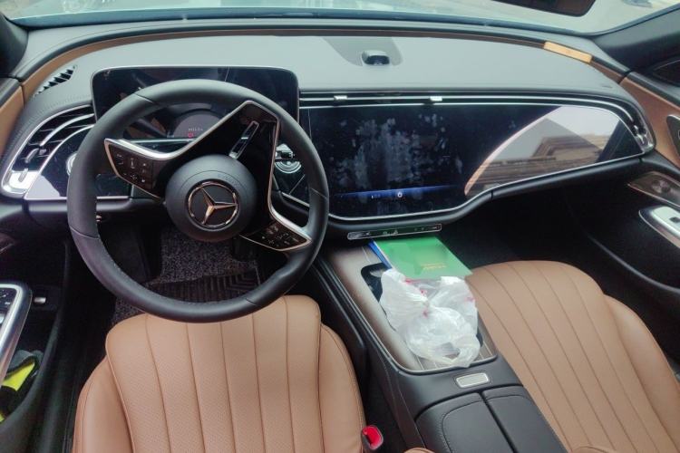 Used Mercedes-Benz E-Class 2025 E 300 L Luxury Model Center Console