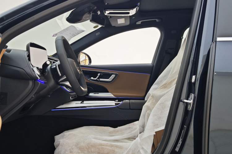 Used Mercedes-Benz E-Class 2025 E 260 L Sport Edition Interior 4