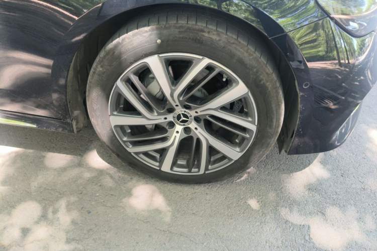 Used Mercedes-Benz E-Class 2025 E 300 L Stylish Model Right Front Wheel Hub