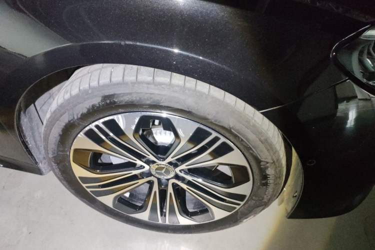 Used Mercedes-Benz E-Class 2025 Facelift E 300 L Luxury Edition Right Front Wheel Hub