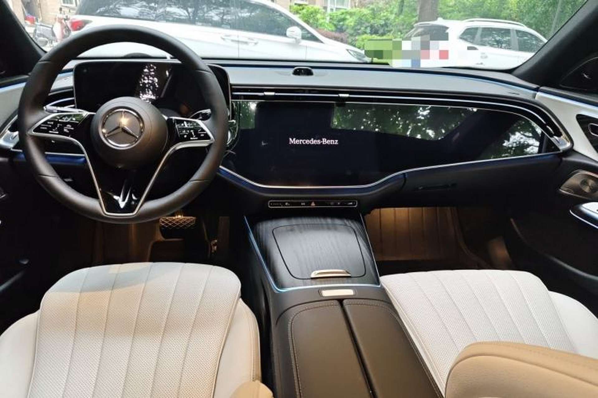 Used Mercedes-Benz E-Class 2025 Facelift E 300 L Luxury Edition Center Console