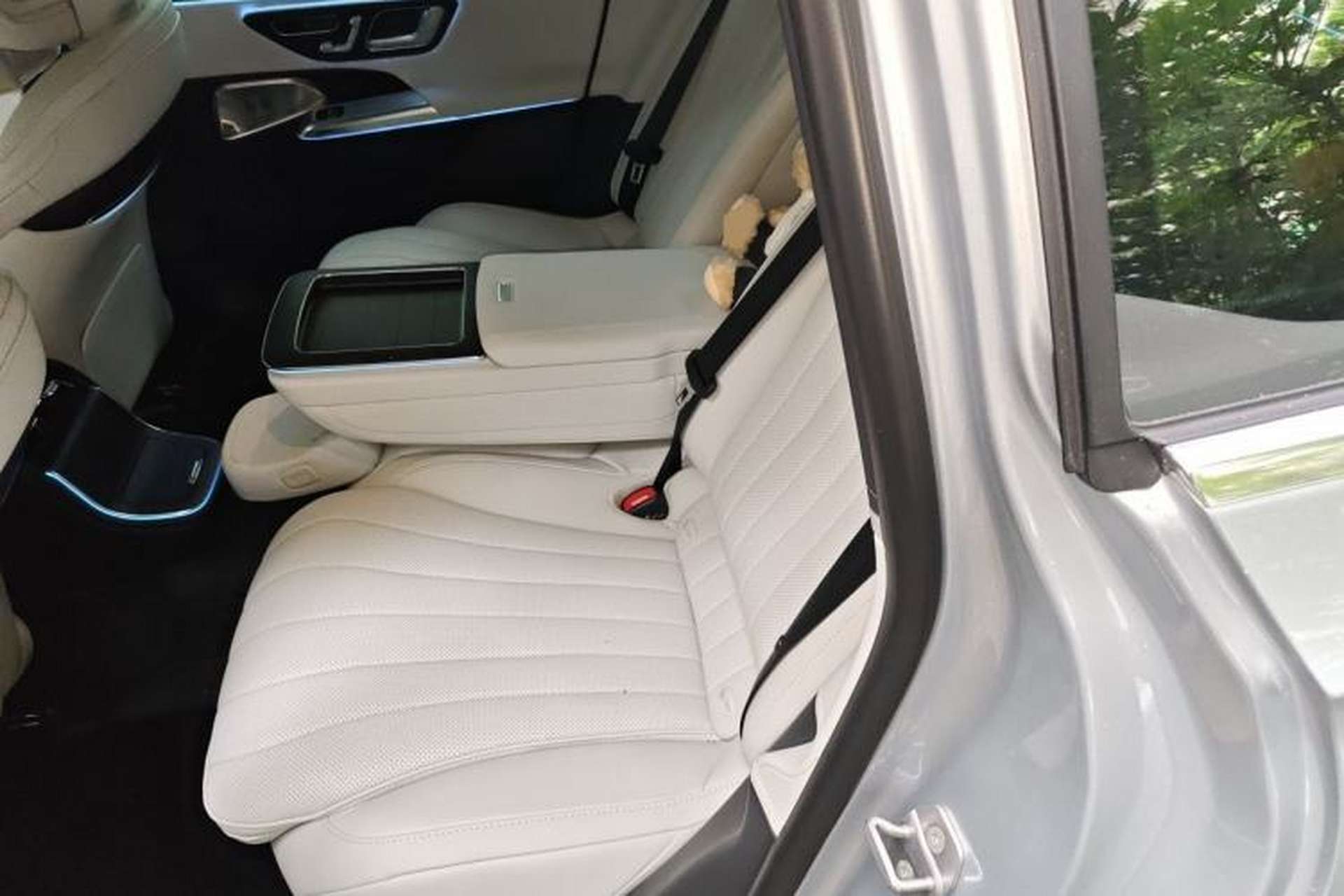 Used Mercedes-Benz E-Class 2025 Facelift E 300 L Luxury Edition Left Rear Seat