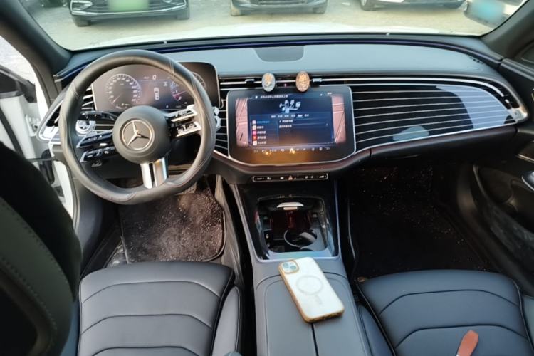 Used Mercedes-Benz E-Class 2025 E 260 L Sport Edition Center Console