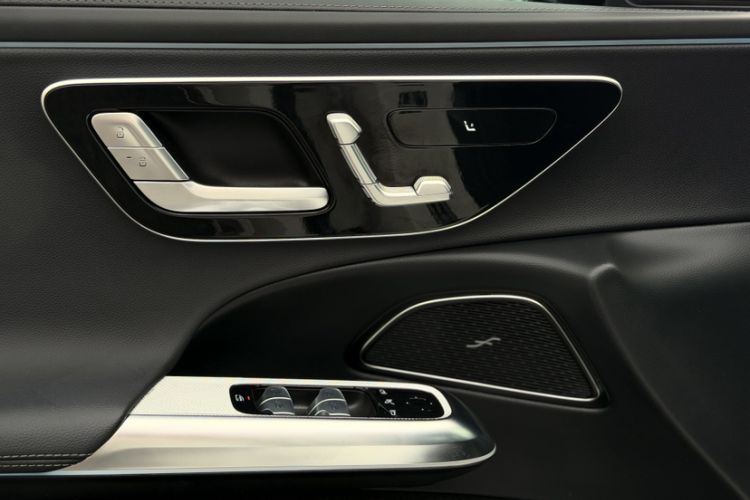 Used Mercedes-Benz E-Class 2025 E 260 L Sport Edition Interior 8