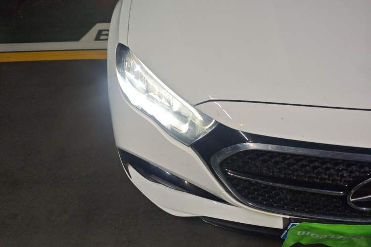 Used Mercedes-Benz E-Class 2025 Year Restyled E 260 Sport Edition Right Front Headlight