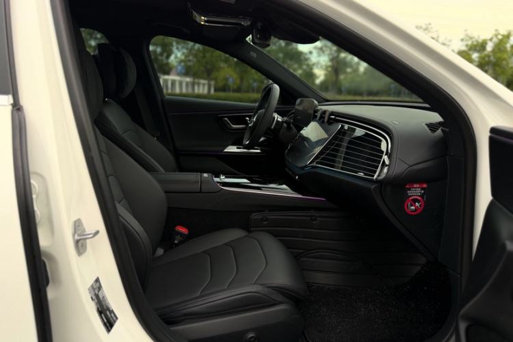 Used Mercedes-Benz E-Class 2025 E 260 L Sport Edition Right Front Seat