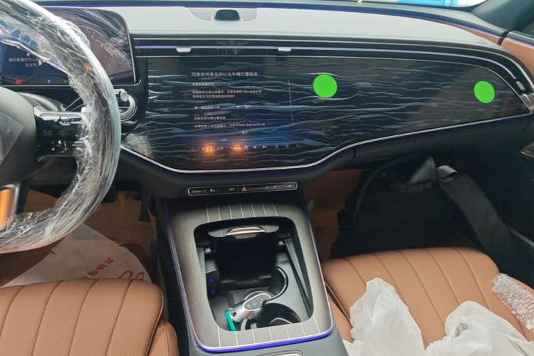 Used Mercedes-Benz E-Class 2026 Model, Restyled E 300 L Luxury Version Audio And AC Panel