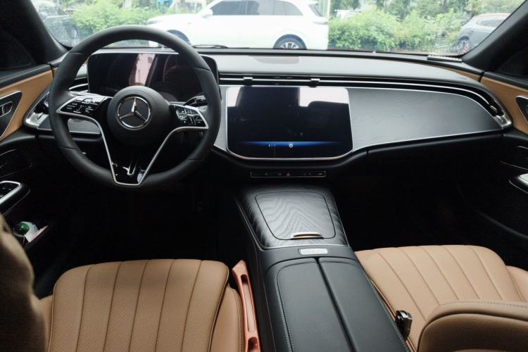Used Mercedes-Benz E-Class 2026 E 260 L Classic Edition Center Console