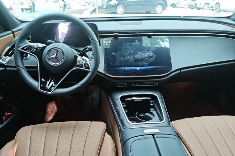Used Mercedes-Benz E-Class 2026 E 260 L Classic Edition Center Console