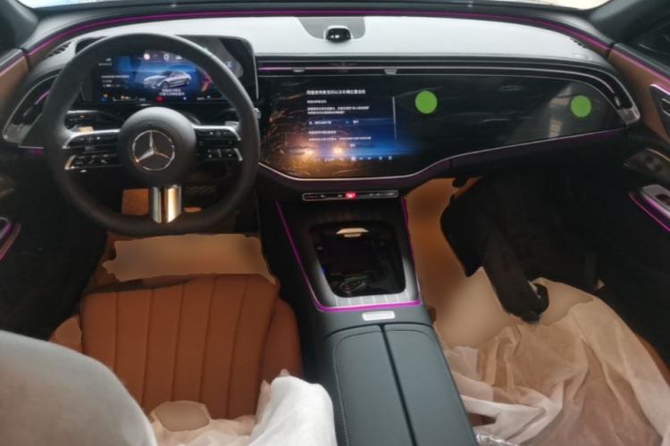 Used Mercedes-Benz E-Class 2026 Model, Restyled E 300 L Luxury Version Center Console
