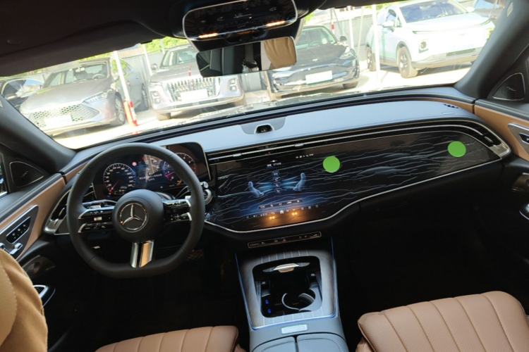 Used Mercedes-Benz E-Class 2026 Model, Restyled E 300 L Luxury Version Center Console