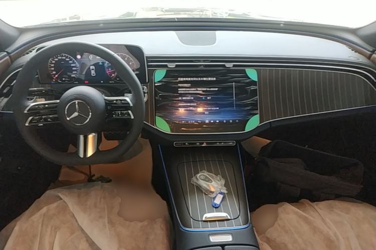 Used Mercedes-Benz E-Class 2026 Model Facelifted E 300 L Fashion Version Center Console
