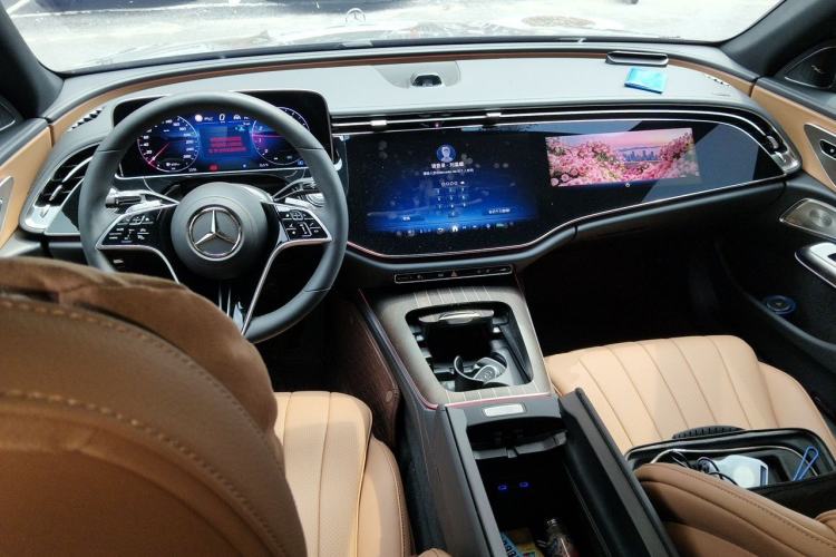 Used Mercedes-Benz E-Class  Center Console