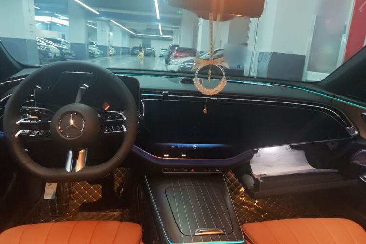 Used Mercedes-Benz E-Class 2026 Model Facelifted E 300 L Prestige Version Center Console
