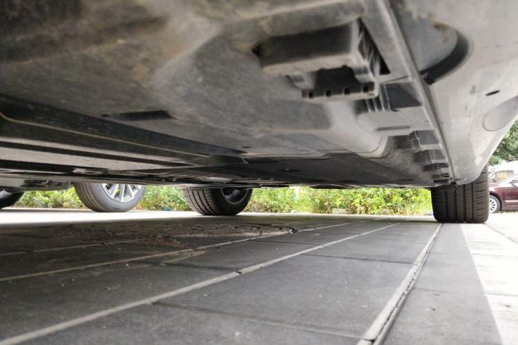Used Mercedes-Benz E-Class  Chassis Front Left