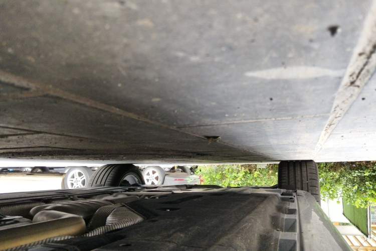 Used Mercedes-Benz E-Class  Chassis Front Right