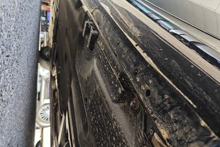 Used Mercedes-Benz E-Class 2026 E 300 L Luxury Chassis Rear Left