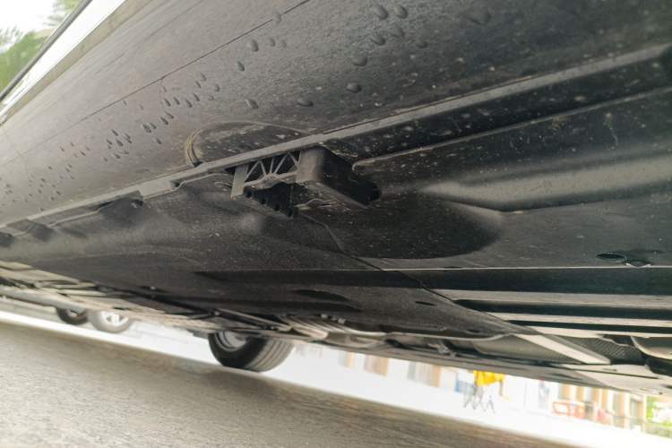 Used Mercedes-Benz E-Class 2026 E 260 L Chassis Rear Left