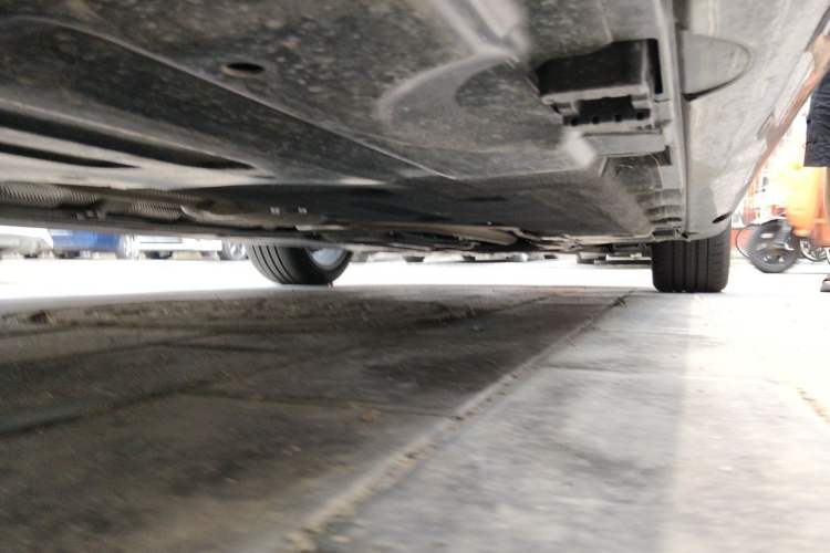 Used Mercedes-Benz E-Class  Chassis Rear Right