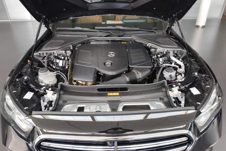 Used Mercedes-Benz E-Class 2026 Model Facelifted E 300 L Fashion Version Engine Bay