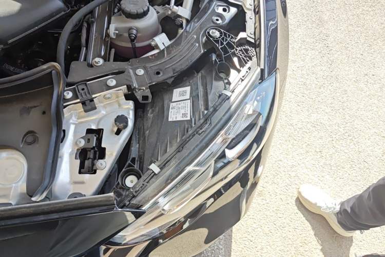 Used Mercedes-Benz E-Class 2026 E 300 L Luxury Engine Bay Left