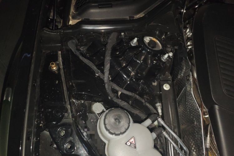 Used Mercedes-Benz E-Class 2026 E 260 L Classic Edition Engine Bay Right