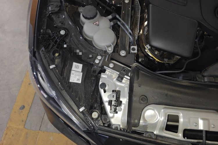 Used Mercedes-Benz E-Class 2026 E 300 L Luxury Engine Bay Right
