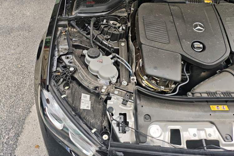 Used Mercedes-Benz E-Class 2026 E 260 L Classic Edition Engine Bay Right