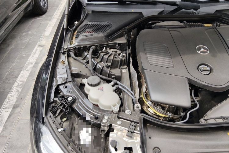 Used Mercedes-Benz E-Class  Engine Bay Right