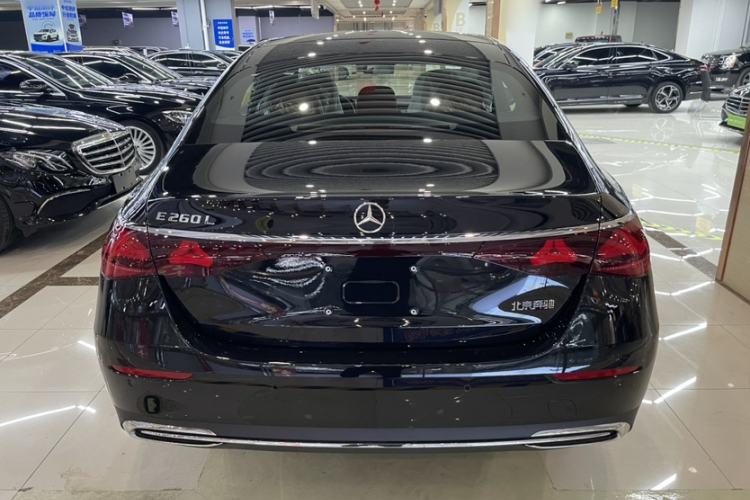 Used Mercedes-Benz E-Class 2026 E 260 L Classic Edition Exterior 1