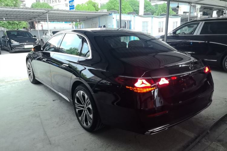 Used Mercedes-Benz E-Class 2026 Model, Restyled E 300 L Luxury Version Exterior 2
