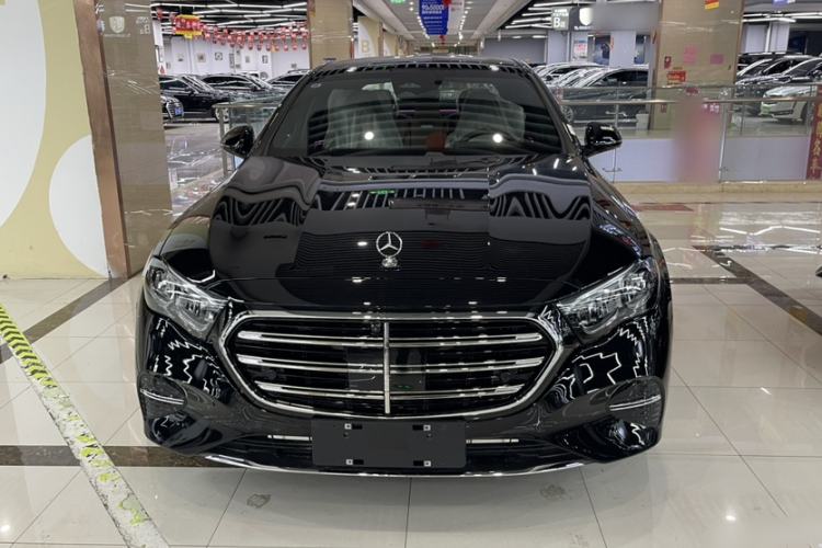 Used Mercedes-Benz E-Class 2026 E 260 L Classic Edition Exterior 3