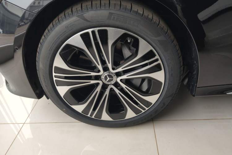 Used Mercedes-Benz E-Class 2026 E 300 L Luxury Exterior 4