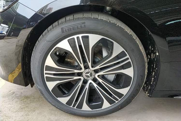 Used Mercedes-Benz E-Class 2026 E 300 L Luxury Exterior 4