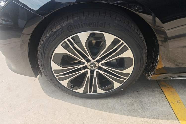 Used Mercedes-Benz E-Class 2026 Model, Restyled E 300 L Luxury Version Exterior 4