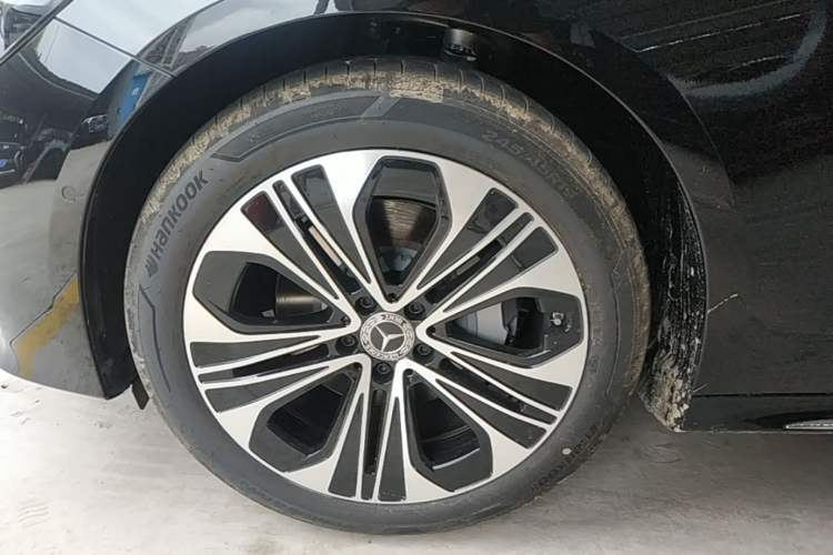 Used Mercedes-Benz E-Class 2026 E 300 L Luxury Exterior 4