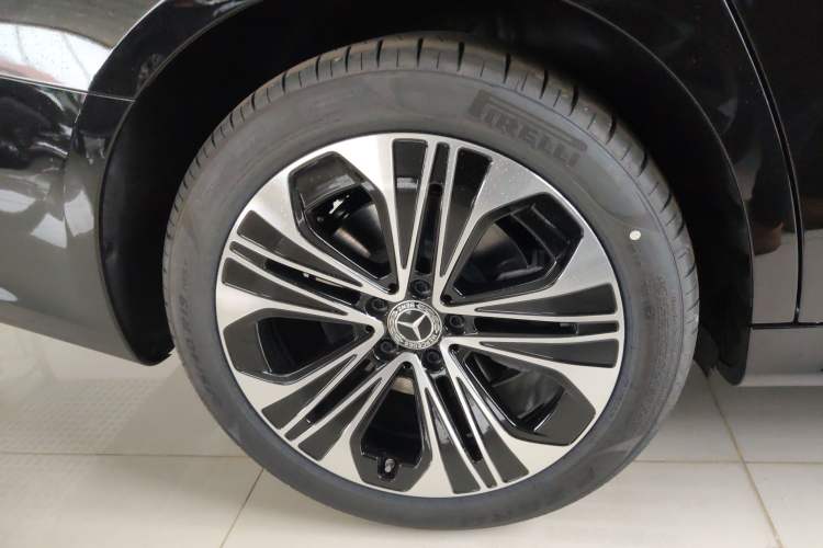 Used Mercedes-Benz E-Class 2026 E 300 L Luxury Exterior 5