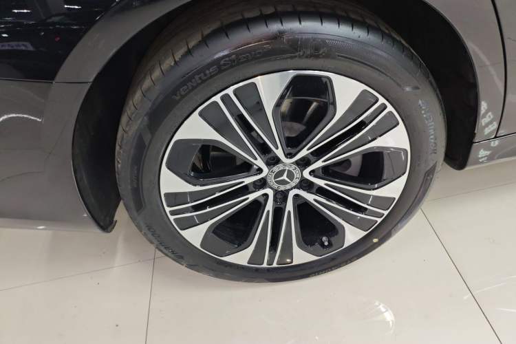 Used Mercedes-Benz E-Class 2026 E 300 L Luxury Exterior 5