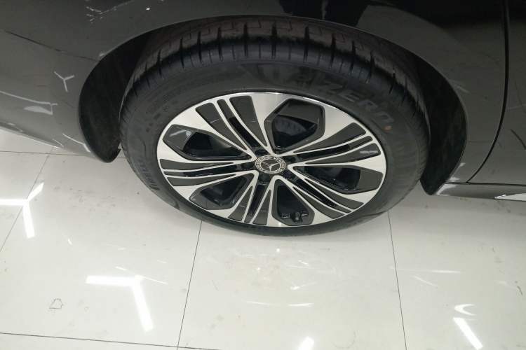 Used Mercedes-Benz E-Class 2026 E 300 L Luxury Exterior 5