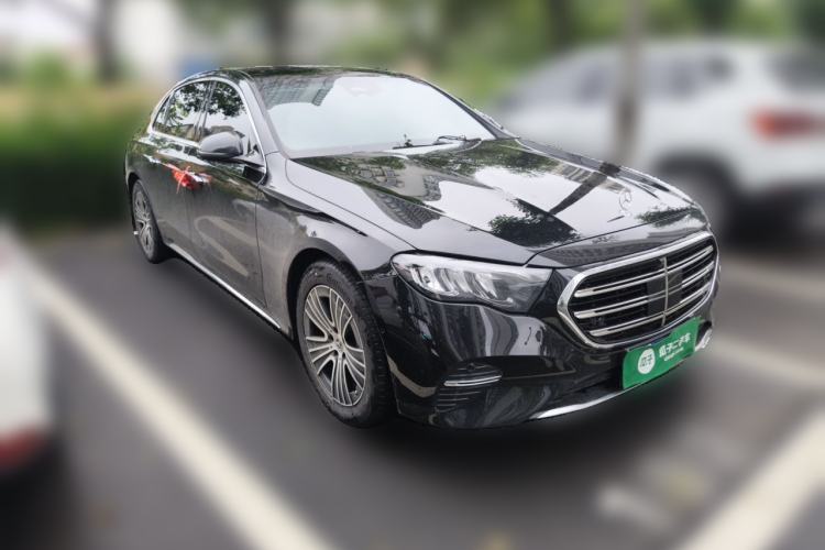 Used Mercedes-Benz E-Class 2026 E 260 L Classic Edition Front Right 45 Deg