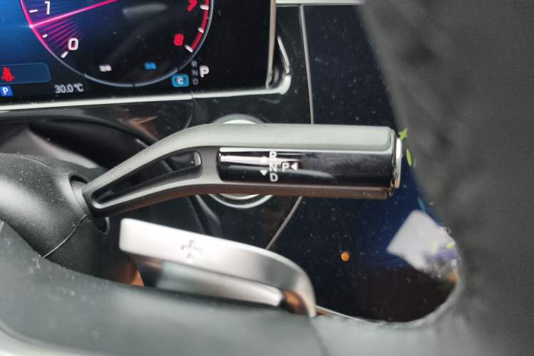 Used Mercedes-Benz E-Class 2026 E 300 L Luxury Gear Lever