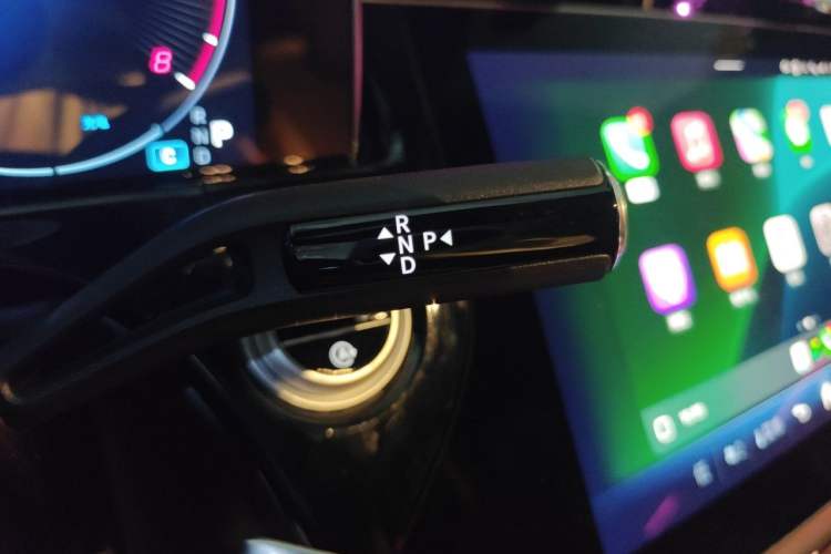Used Mercedes-Benz E-Class 2026 E 300 L Luxury Gear Lever