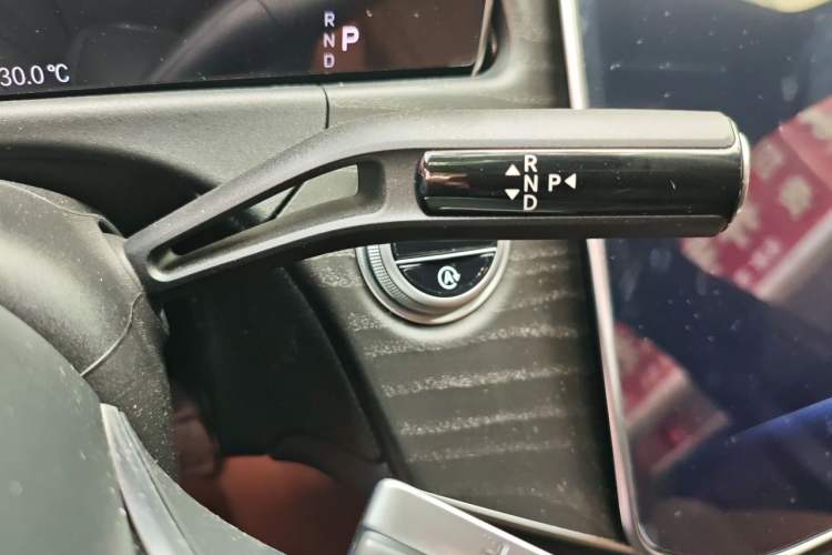 Used Mercedes-Benz E-Class 2026 E 260 L Classic Edition Gear Lever
